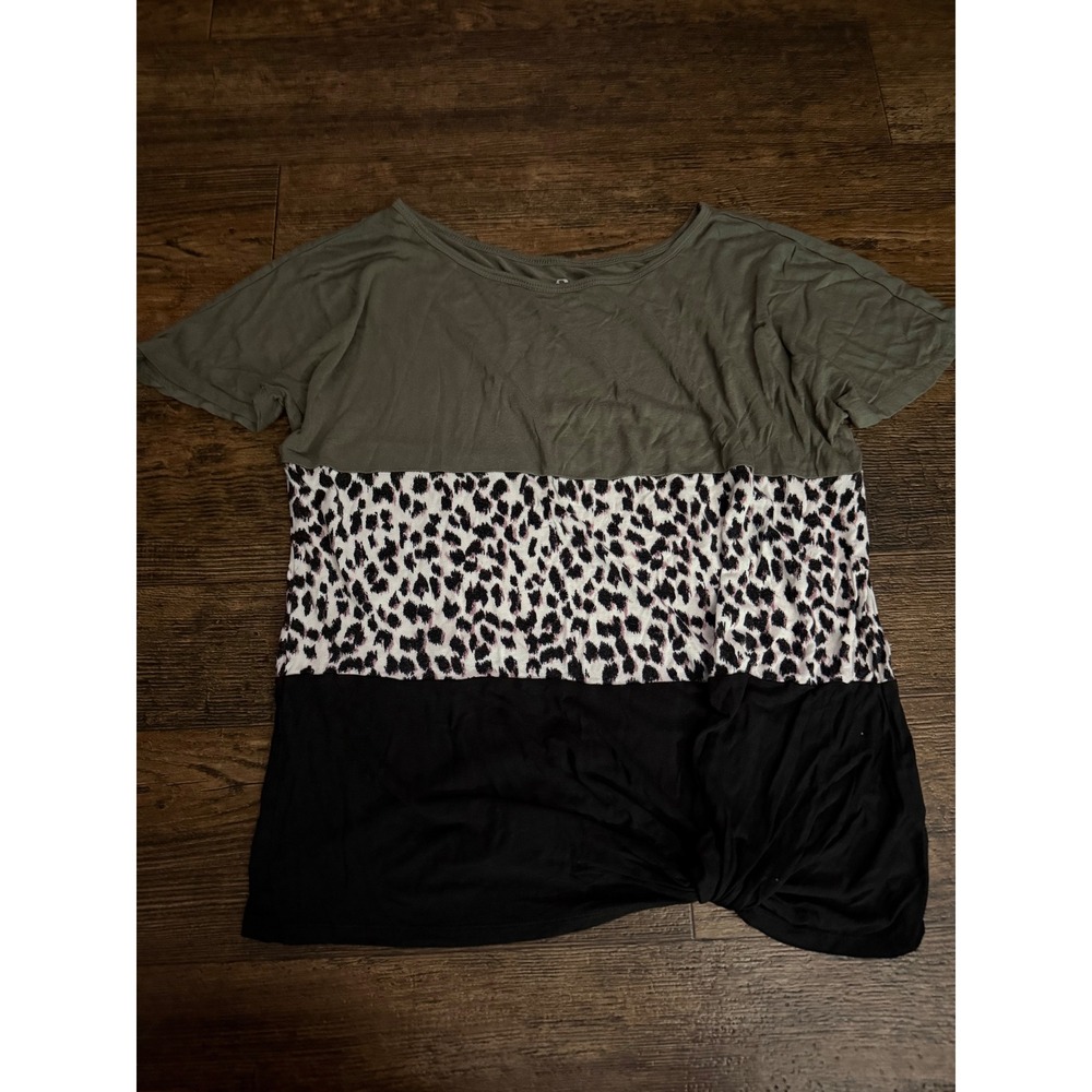 24/7‎ by Maurices Women's XS Olive Green Black Leopard Print Twist Hem Top